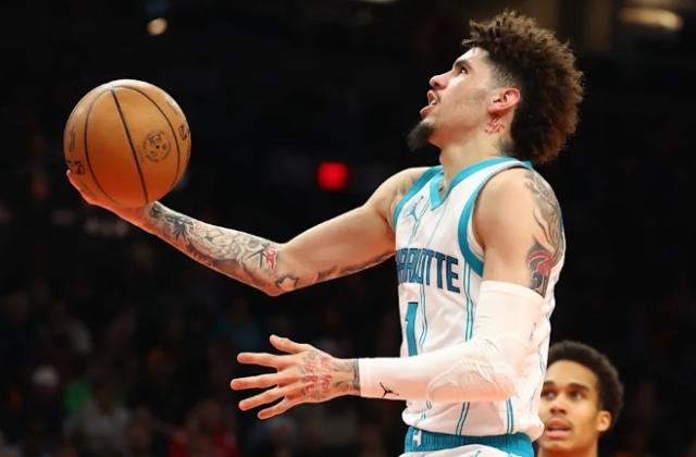 体育赛事-分均出手数仅次张伯伦 洒脱不羁的鲍尔彻底疯狂