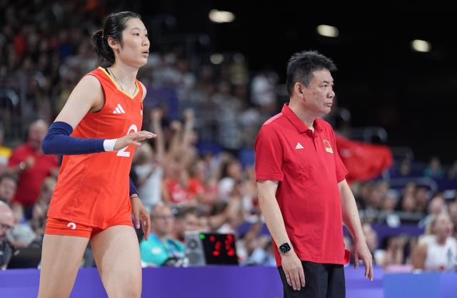 体育赛事-一传受影响+进攻不稳定 中国女排负土耳其止步8强